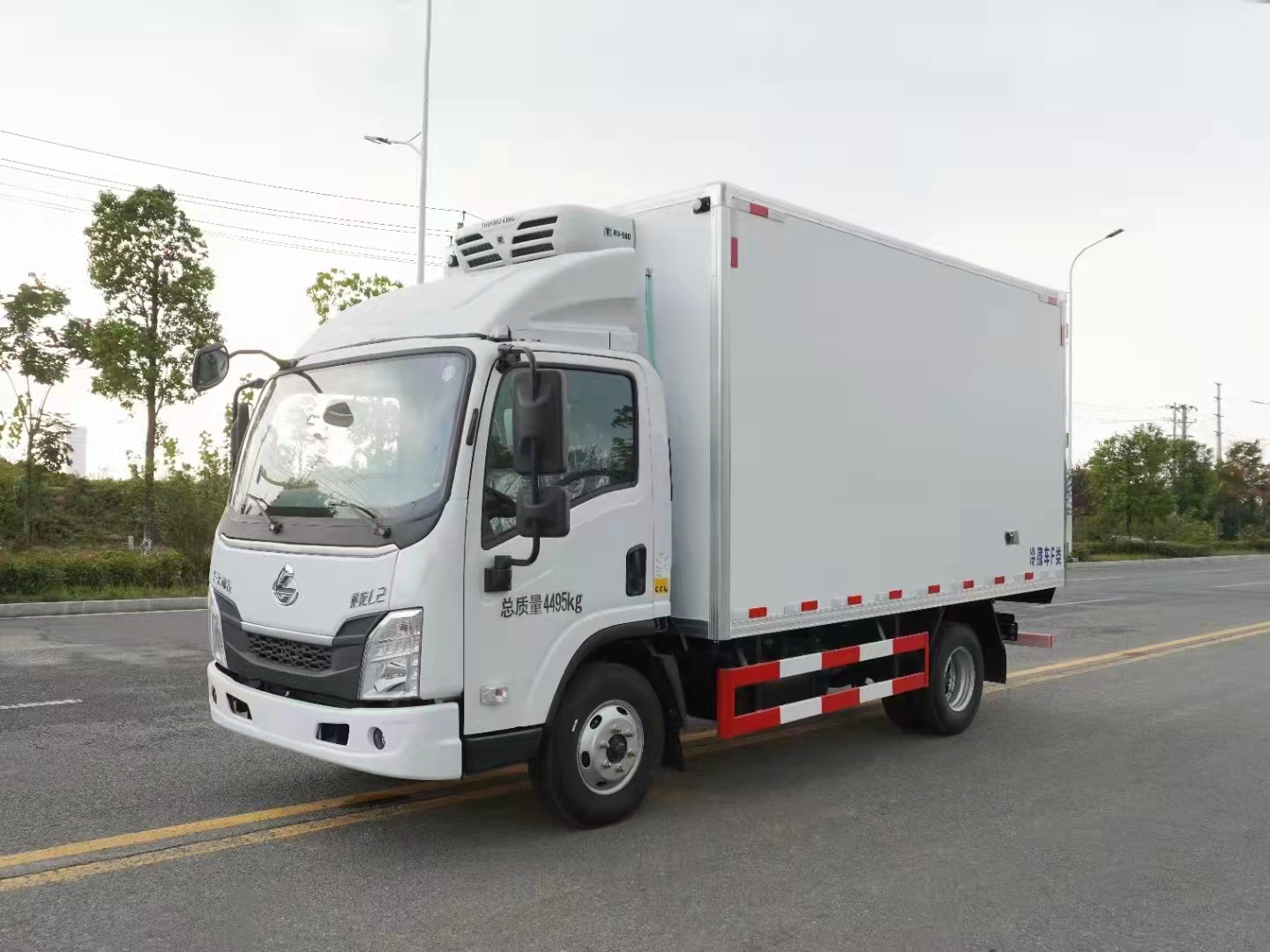 國(guó)六柳汽乘龍4.2米藏車